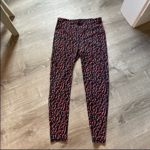 Sweaty Betty 7/8 Leggings with Pockets - Picture 10 of 12